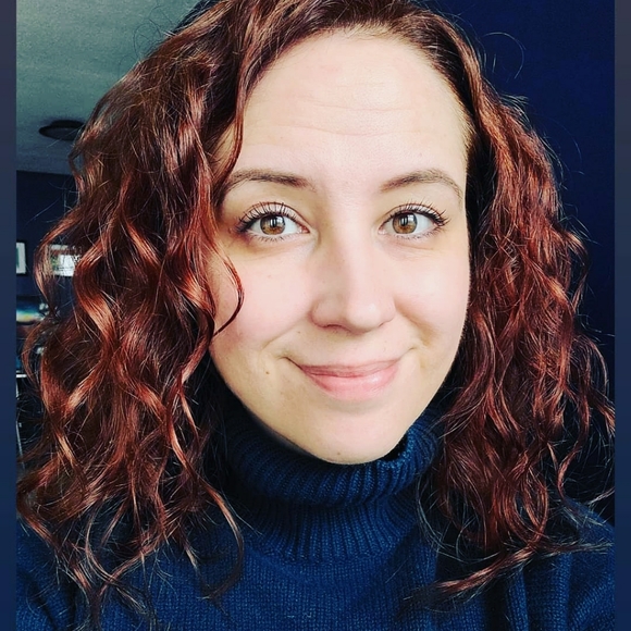 Meet your Posher, Sarah - Picture 2 of 2